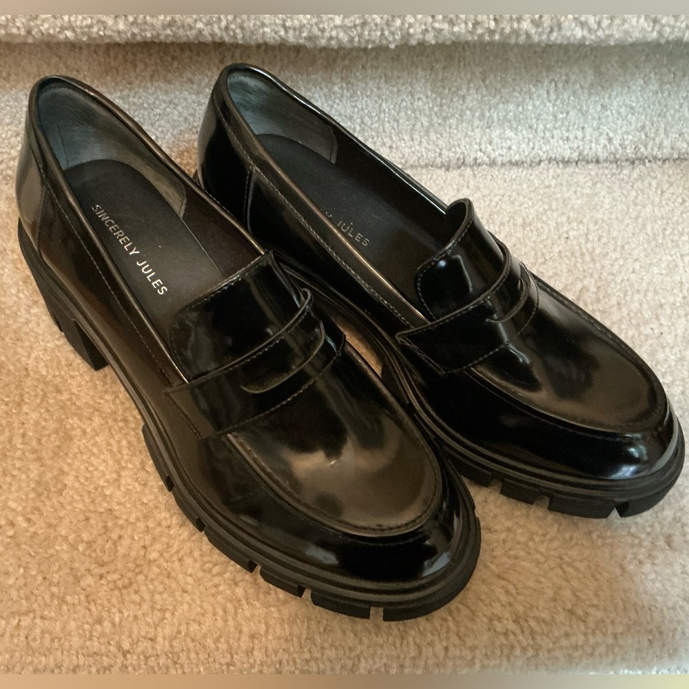 NWOT, SIZE 9M, Sincerly Jules Black Patent Loafer Heels